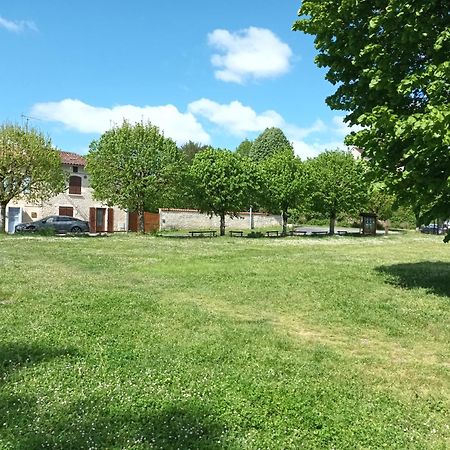 Au Bord De La Riviere Apartment Verteuil-sur-Charente Exterior photo