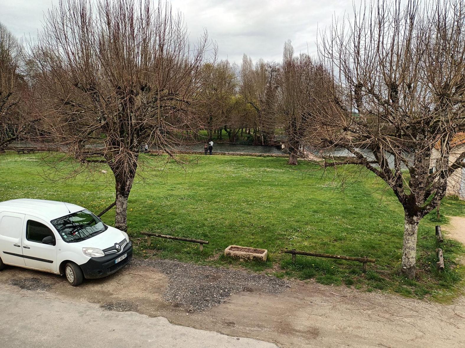 Au Bord De La Riviere Apartment Verteuil-sur-Charente Exterior photo